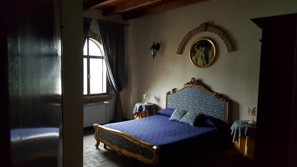 Tenuta Il Tenchio Hotell Lacchiarella Exteriör bild