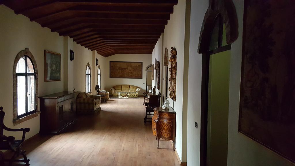 Tenuta Il Tenchio Hotell Lacchiarella Exteriör bild